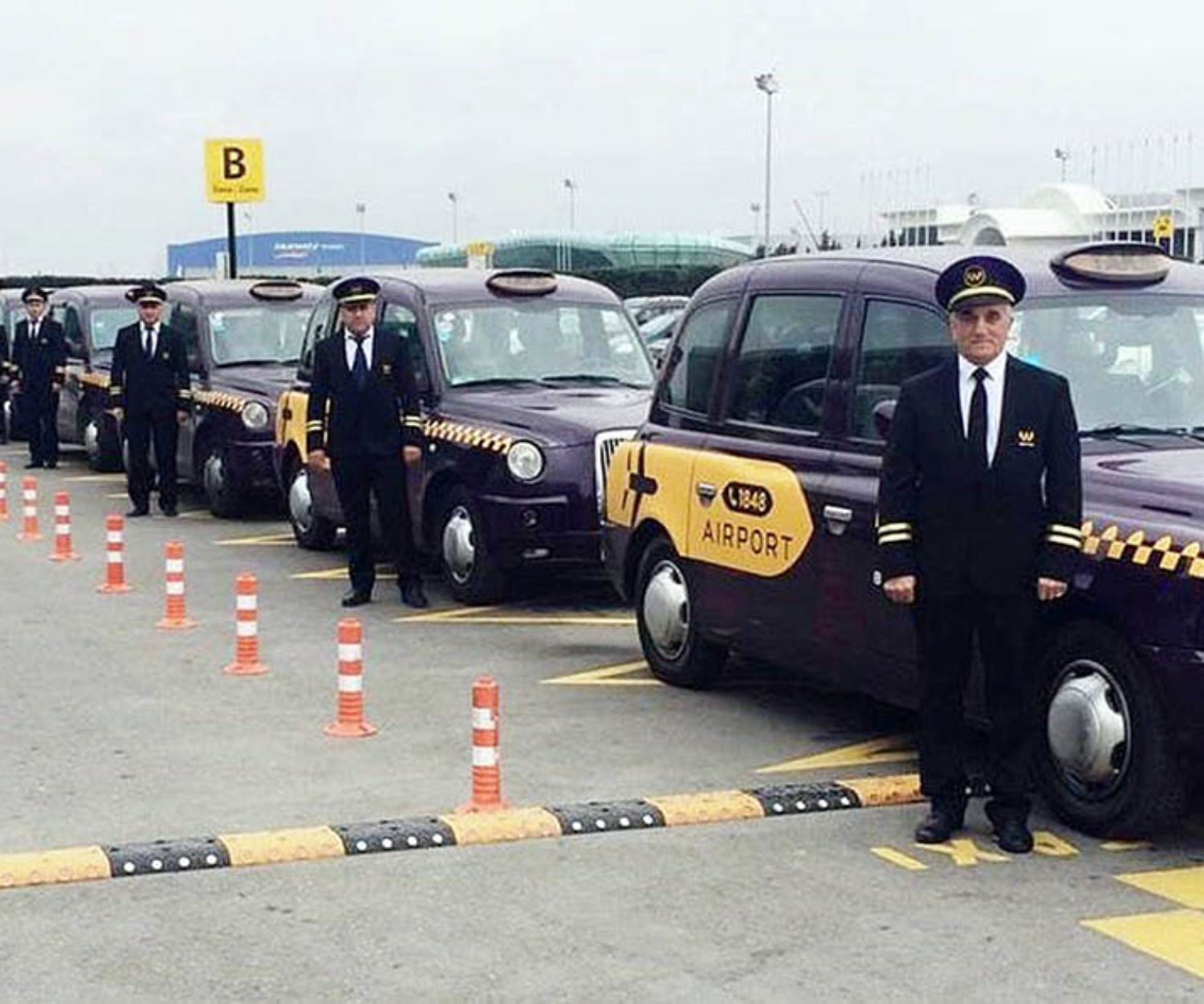 Такси в баку баклажан. Такси баку кэб. Такси в баку. Баку такси из аэропорта в центр. Баку такси из аэропорта в центр.
